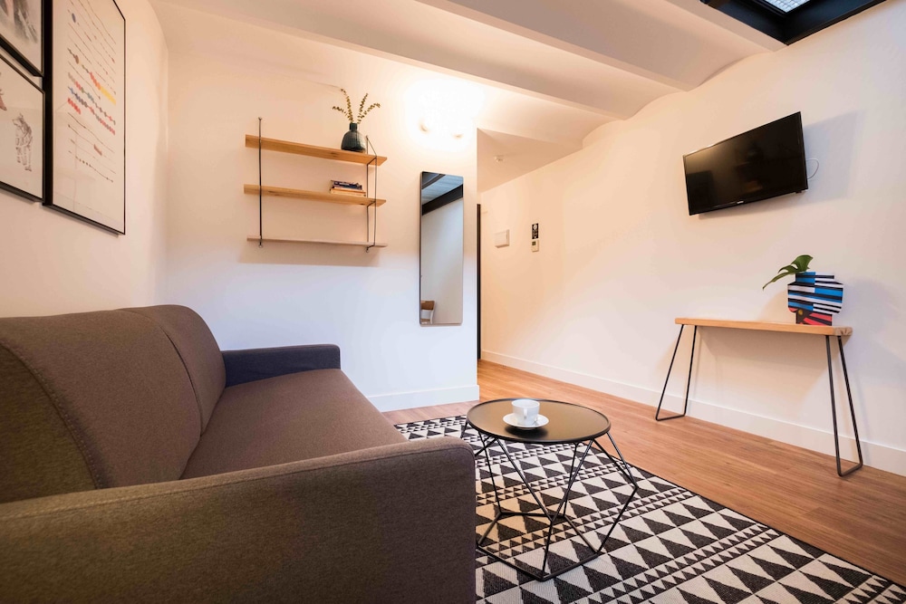 Duplex, 1 Double Bed with Sofa bed photo 2