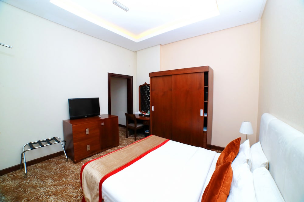 Classic Room, 1 Queen Bed, Non Smoking, City View photo 1