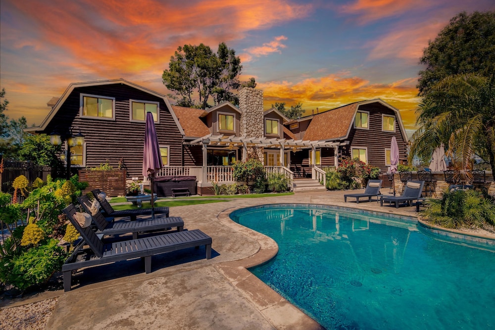 Villa photo 1