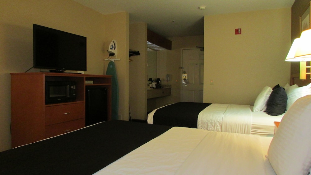Deluxe Room, 2 Queen Beds photo 3