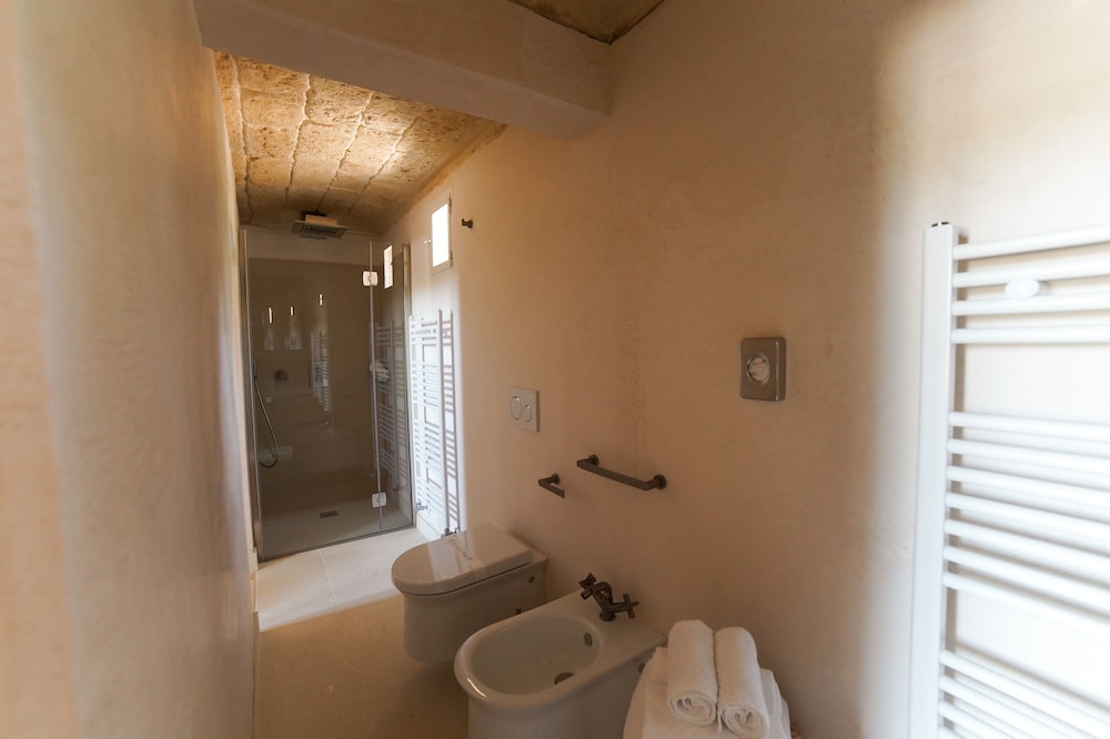 Suite - Photo 14
