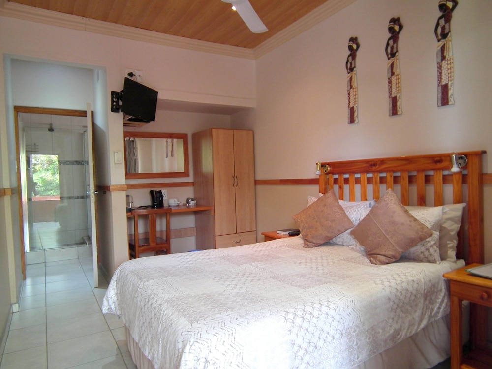 Classic Double Room, 1 Bedroom, Smoking, Partial Ocean View photo 1