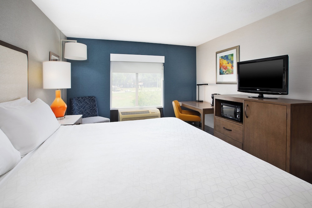 Standard Room, 1 King Bed, Accessible (Mobility, Accessible Tub) - Photo 2