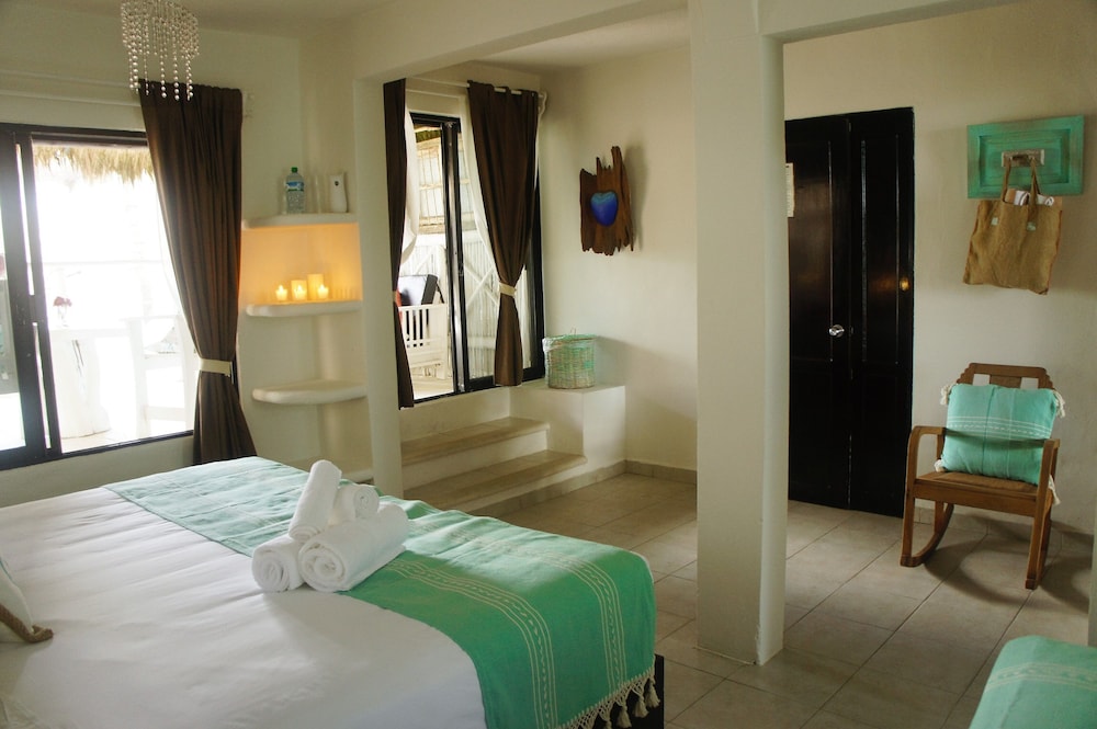 Royal Room, Terrace (2 King Beds) - Photo 9