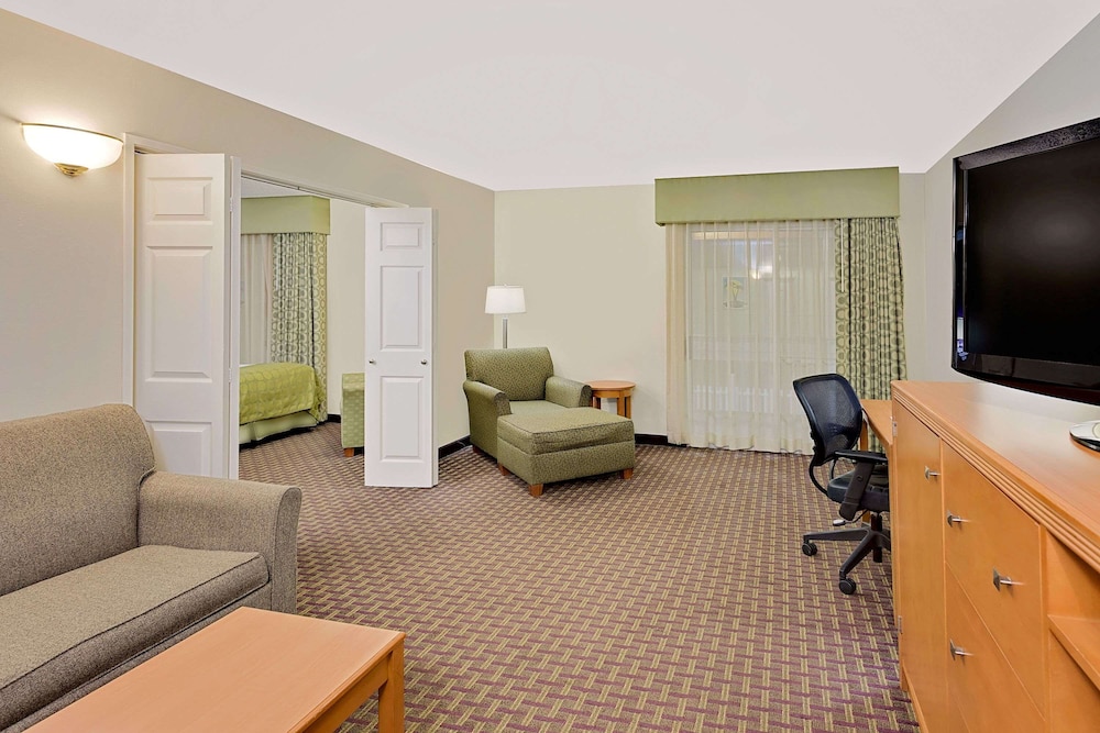 Suite, 1 Bedroom, Non Smoking (2 Queen Beds) - Photo 4