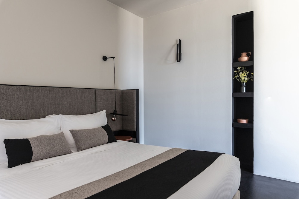 Grande Nimbus Suite with Sea view and Hot Tub - Photo 3