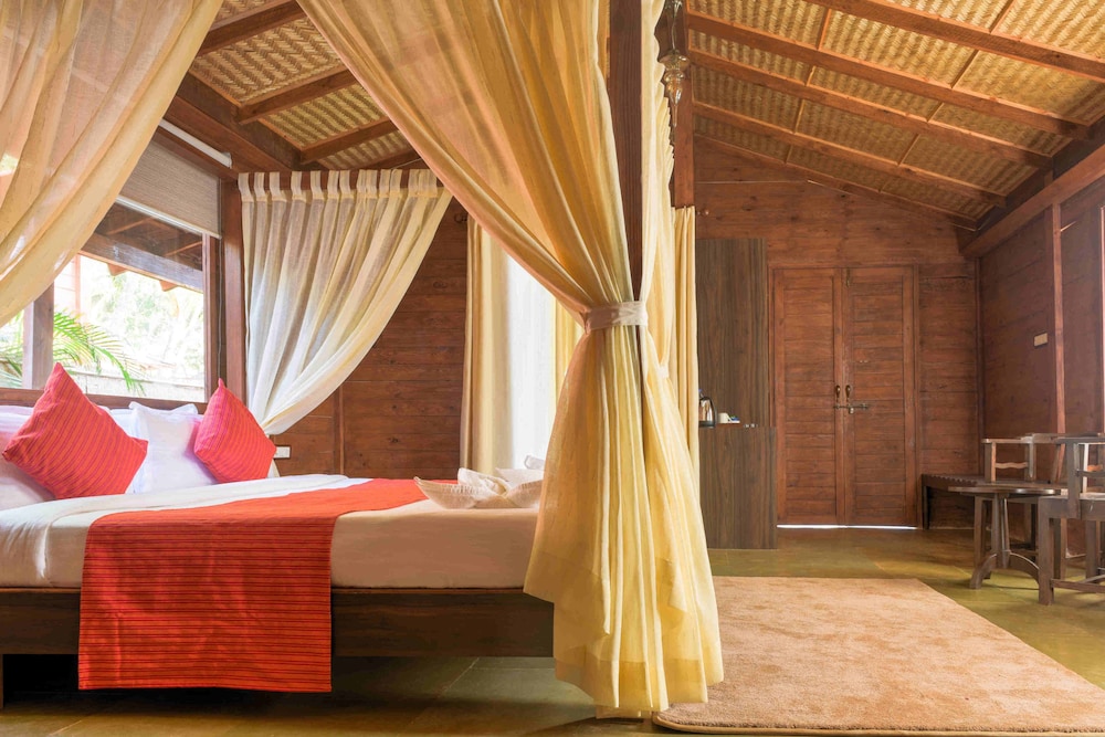 Premium Cottage, 1 Queen Bed, Accessible photo 2