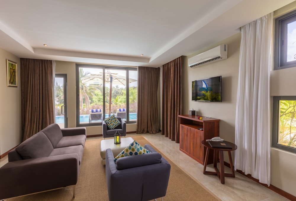 Superior Villa, 3 Bedrooms, Pool View photo 3