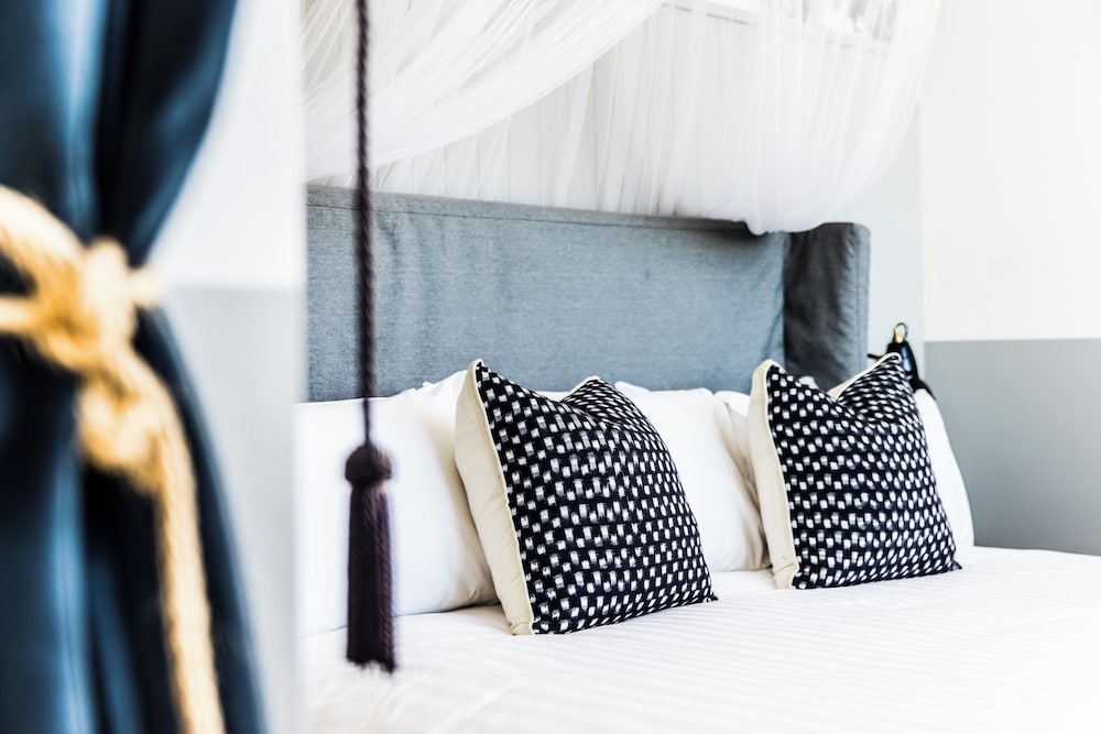 Deluxe Suite, 1 King Bed, Sea View