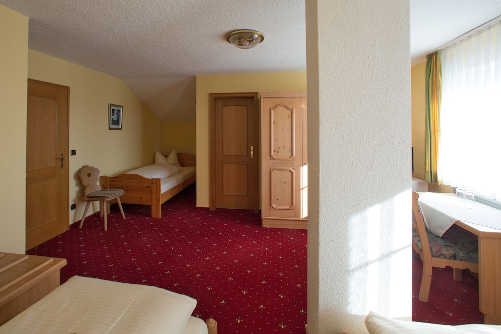 Standard Double Room photo 3