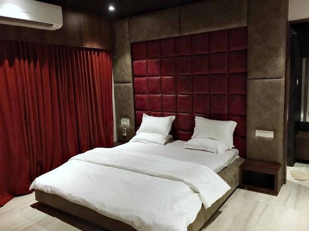 Luxury Villa photo 1