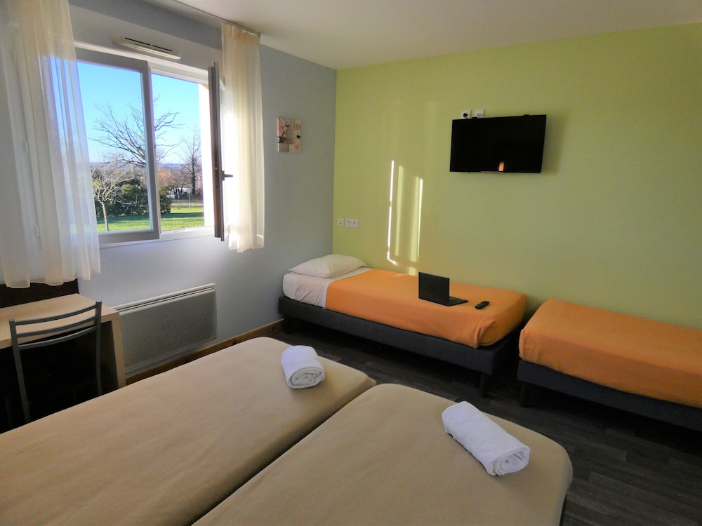 Classic Quadruple Room photo 3