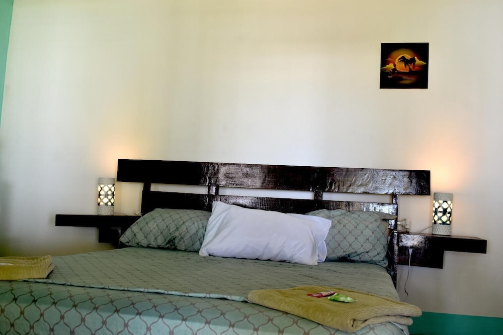 Basic Shared Dormitory, Mixed Dorm, Shared Bathroom (4 Bunk Beds, 8 People) photo 2