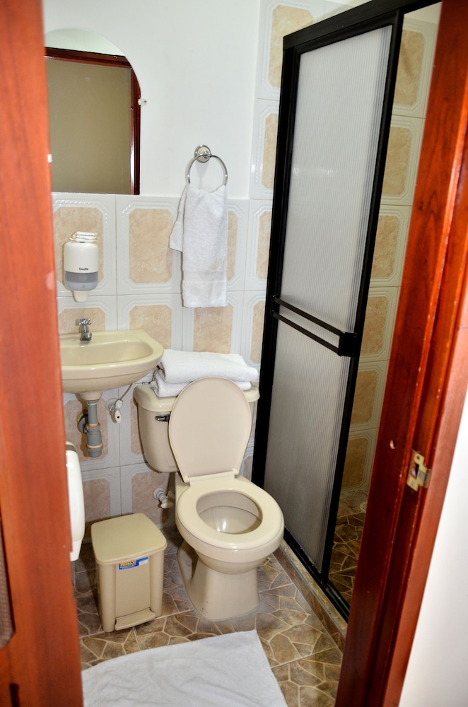 Basic Twin Room, Non Smoking photo 2