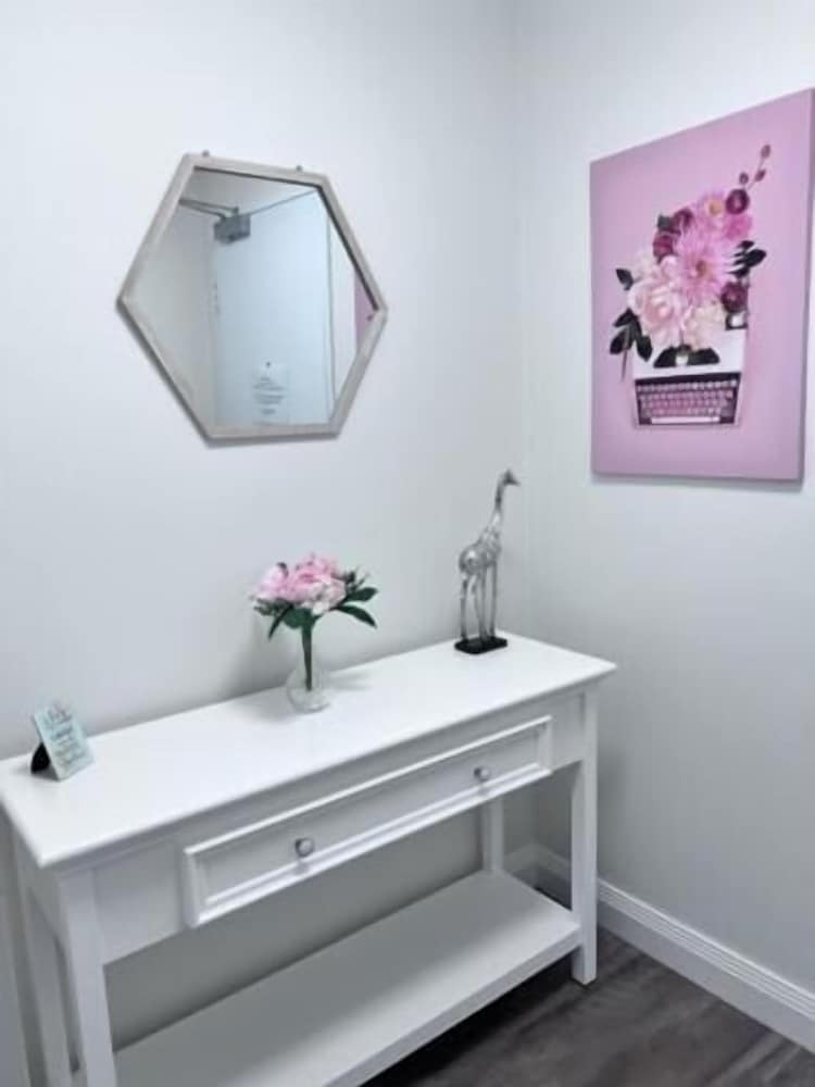 Deluxe Riverview Apartment