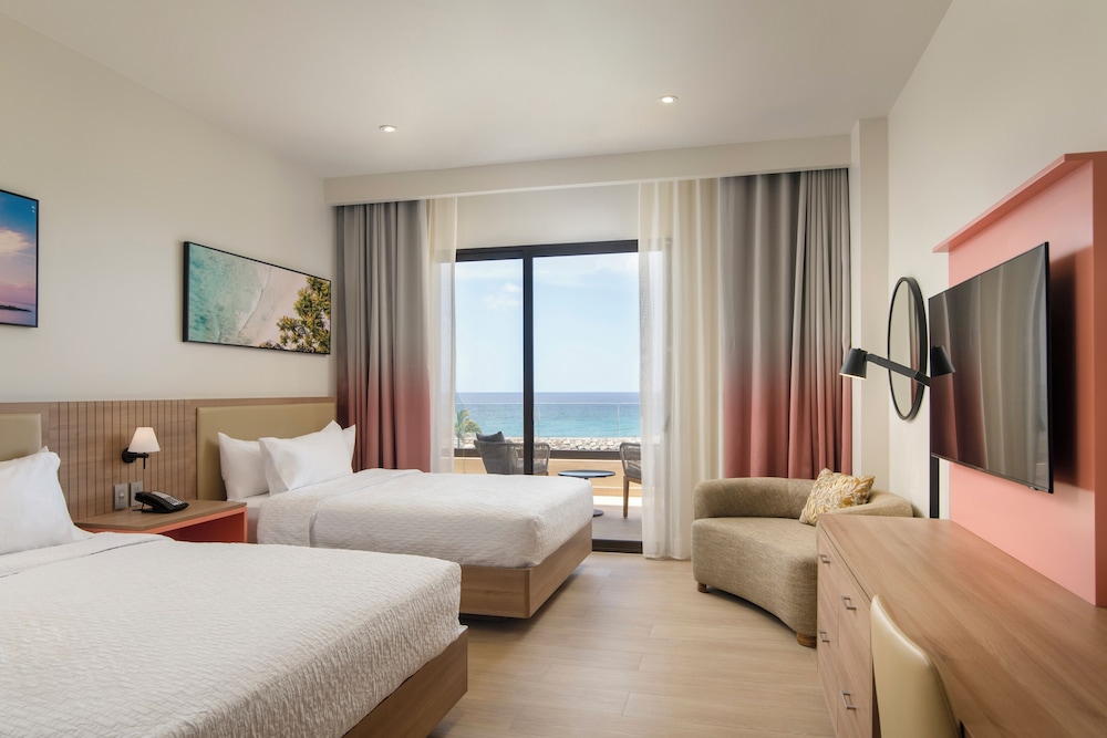 Room, 2 Queen Beds (Higher Oceanfront View) - Photo 7