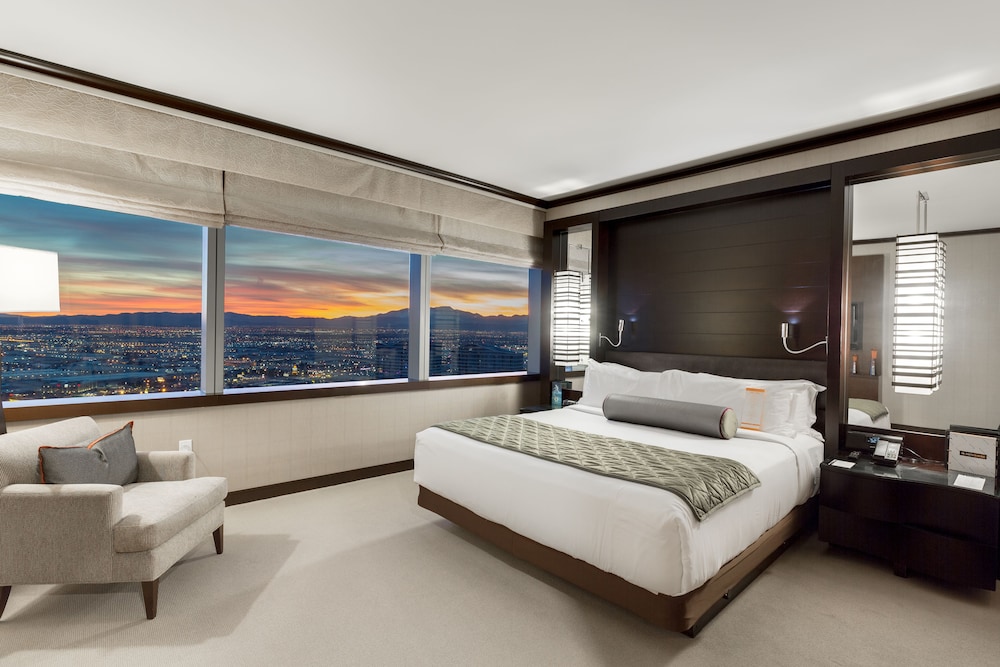 PANORAMA STRIP VIEW SUITE (2BR) - 47th Floor photo 1