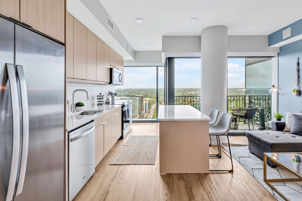 High-Rise Apt Raleigh Free Parking & Sunset View 2, Bilde 14