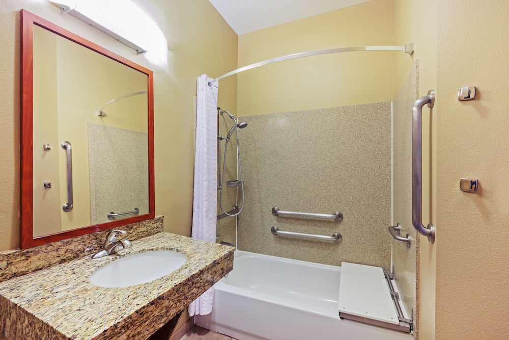 Studio Suite, 2 Queen Beds - Photo 2