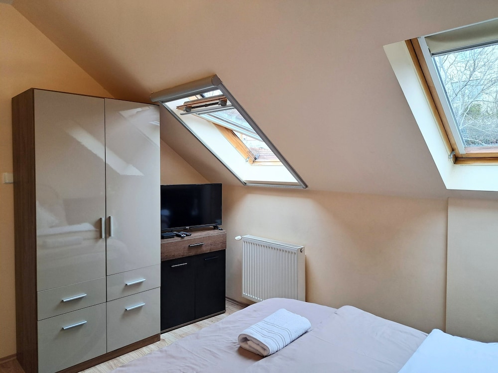 Standard Double or Twin Room (4) photo 3