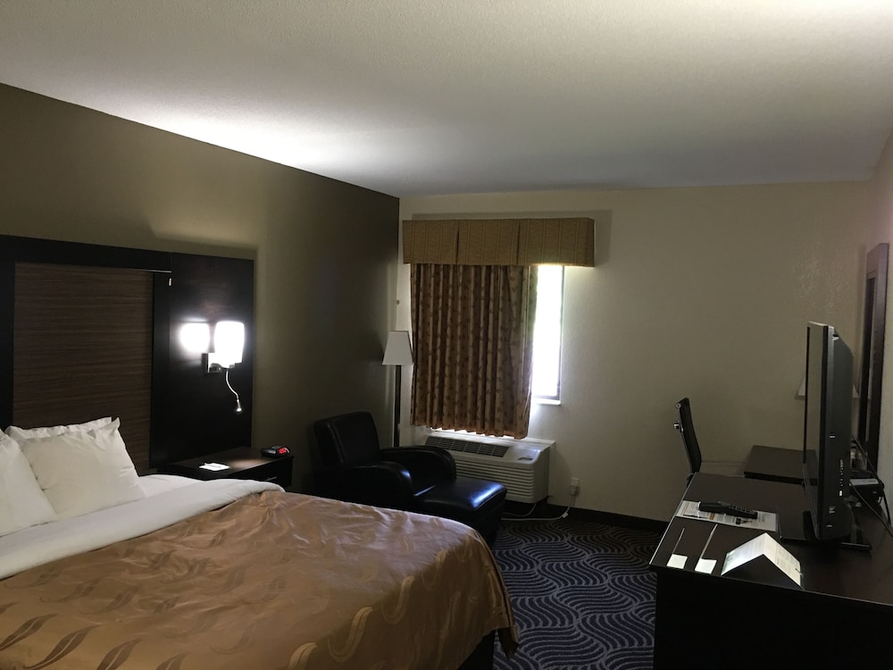 Studio Suite, 1 King Bed, Non Smoking photo 1