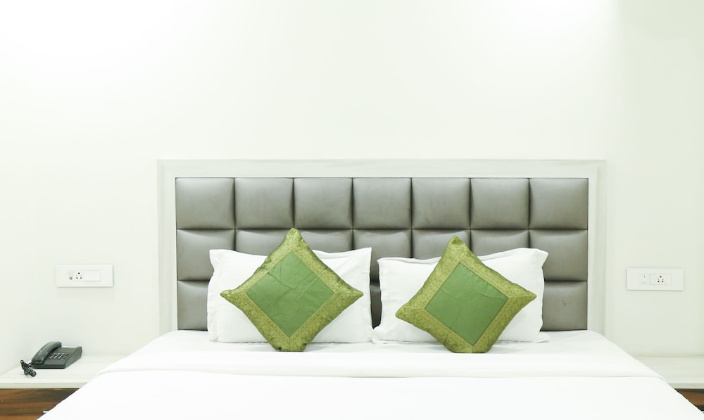 Deluxe Room, 1 King Bed