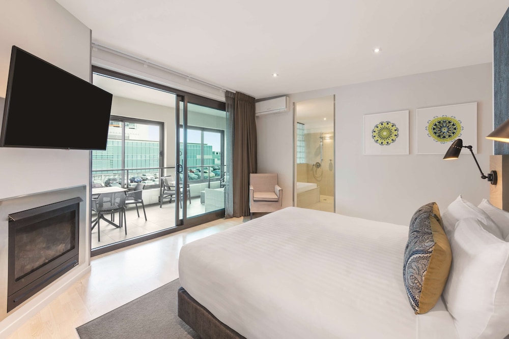 Premier Grand 3 Bedroom Apartment