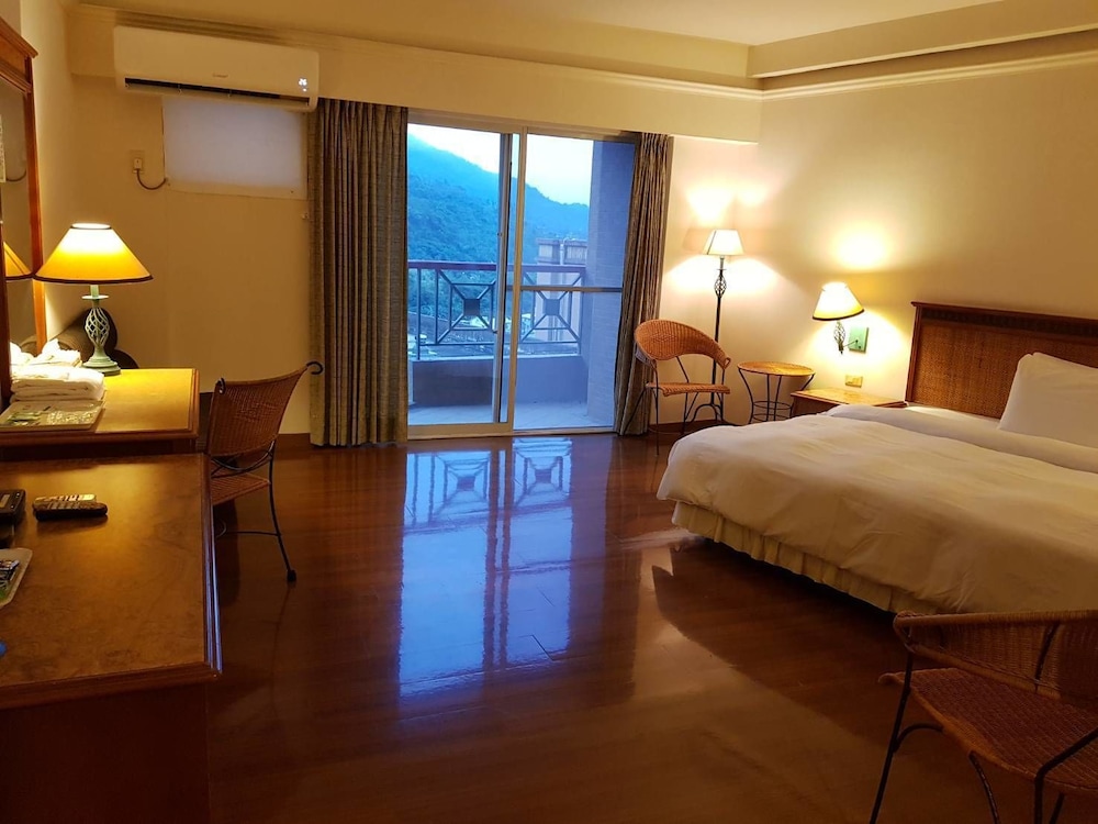 Panoramic Quadruple Room photo 2