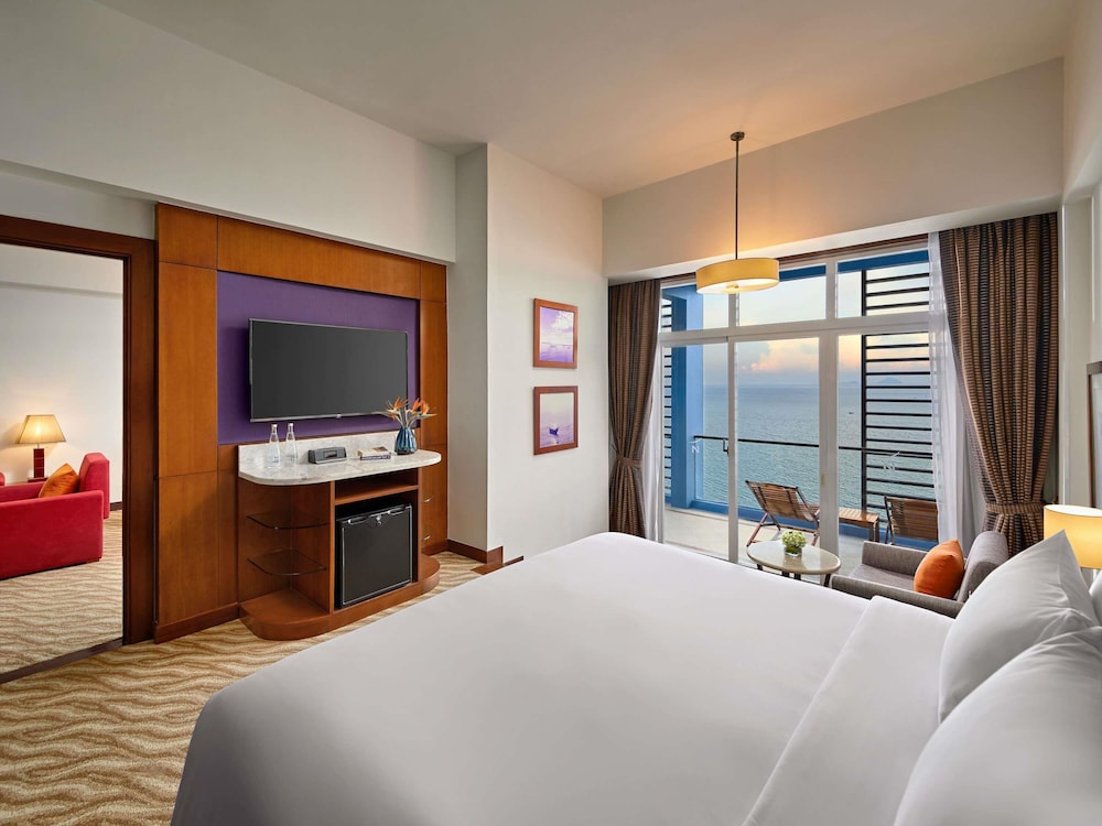 Superior Suite, 1 King Bed photo 3