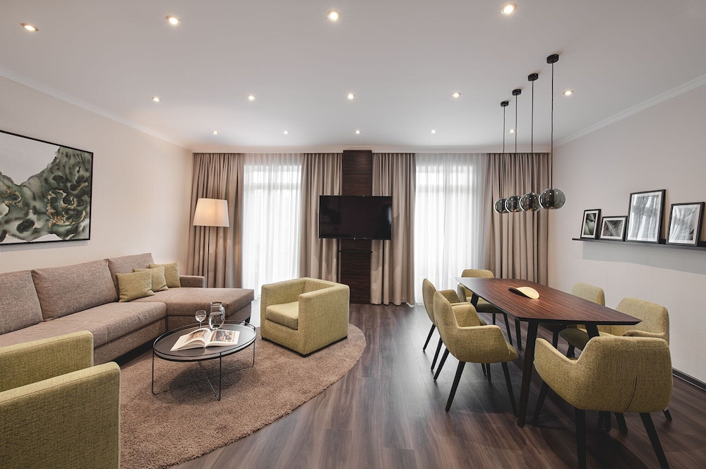 Luxury Suite