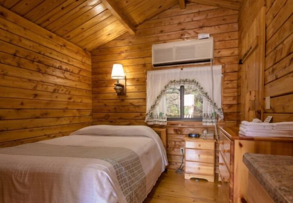 Cabin photo 1
