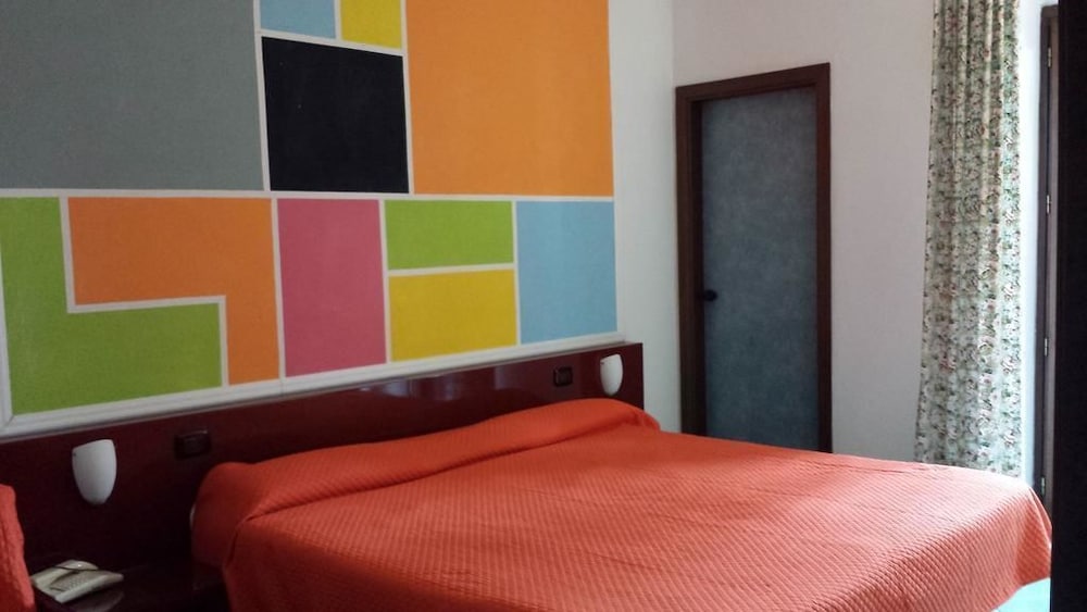Classic Double or Twin Room, Balcony - Photo 3
