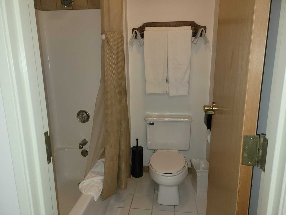 Family Suite, 2 Bedrooms, Non Smoking, Private Bathroom photo 2