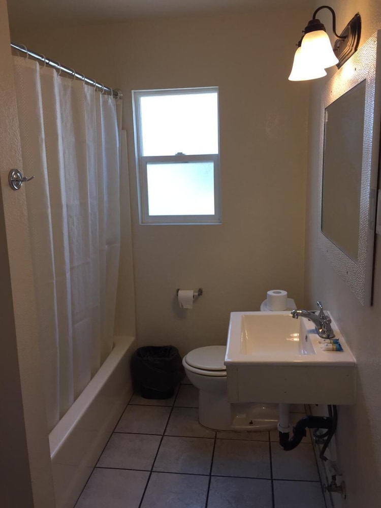 Economy Room photo 2