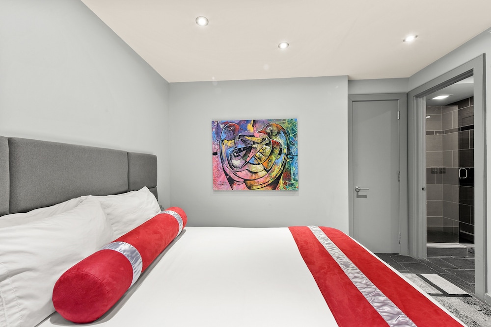 Signature Suite, 3 Bedrooms, Pool Access