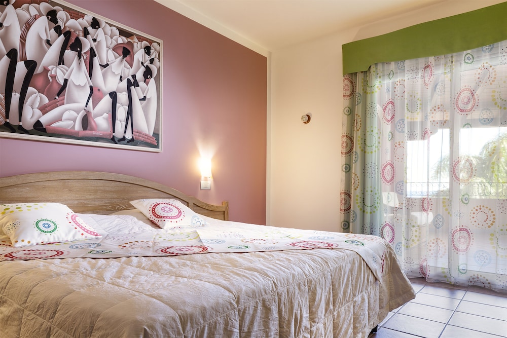 Suite - Photo 3