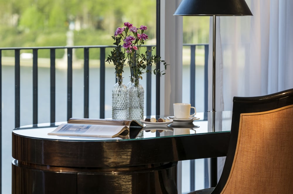 Hommage Signature Suite, Lake view - Photo 4