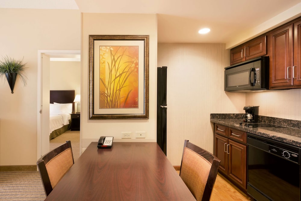 Suite, 2 Bedrooms, Non Smoking - Photo 6