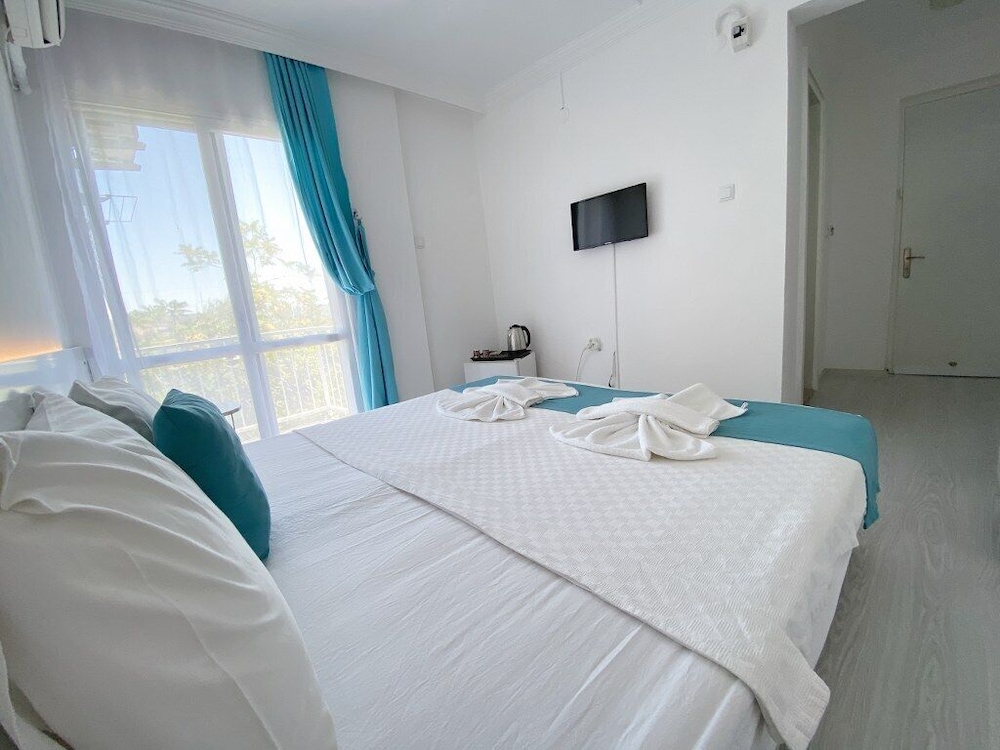 Standard Double Room, Sea View - Photo 9