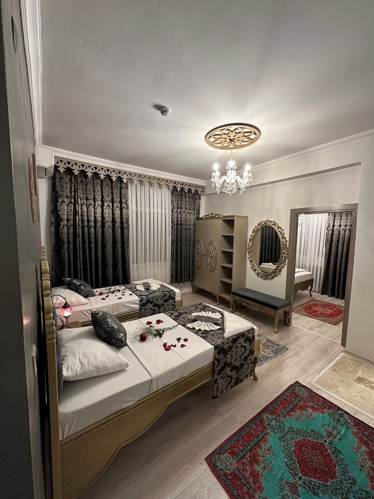 Luxury Suite photo 1