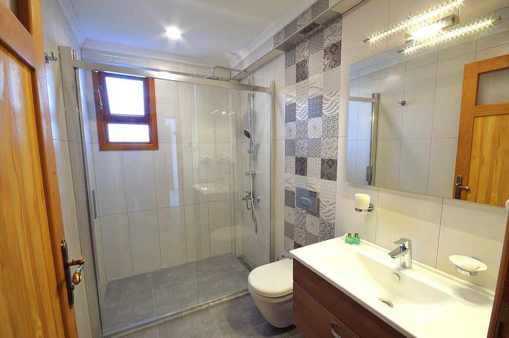 Comfort Suite photo 2