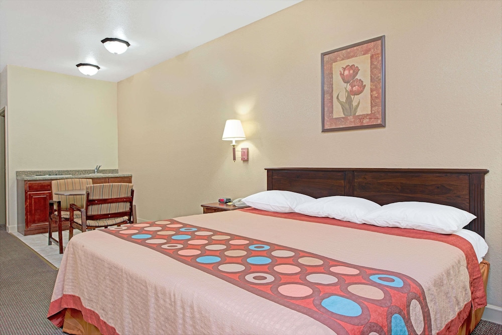 Standard Room, 2 Queen Beds - Photo 2