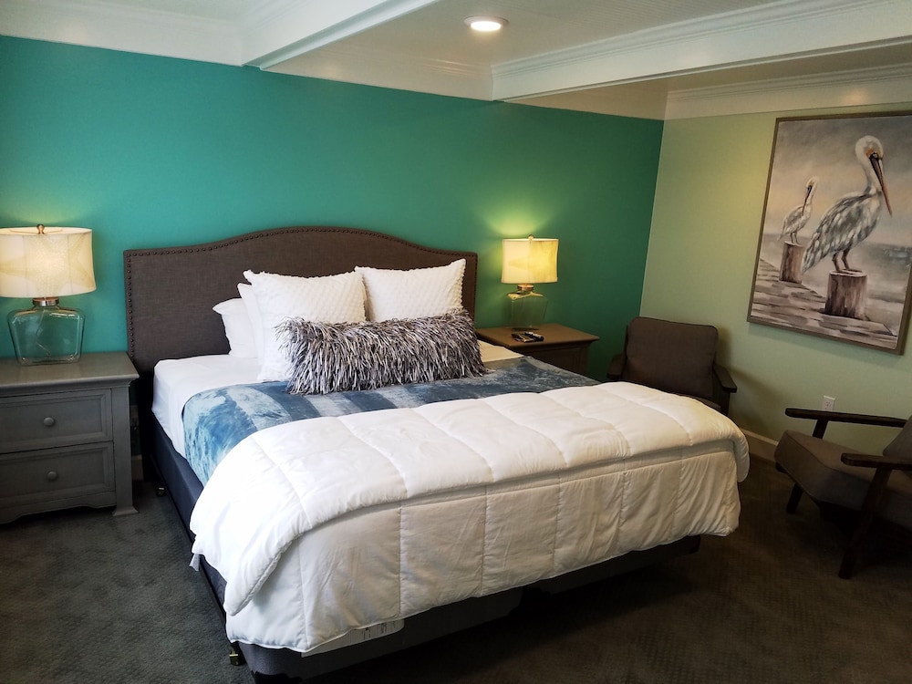 2 Bedroom Luxury Townhome, Fireplace, Kitchen - Not Pet Friendly photo 3