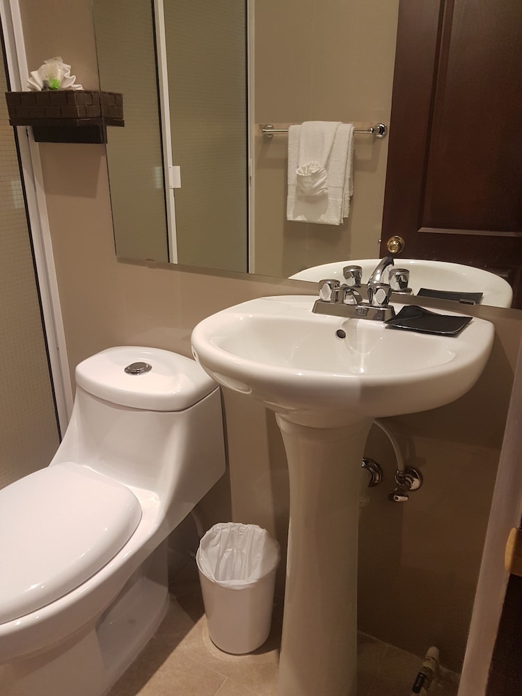 Single Room, Private Bathroom, Ground Floor photo 3