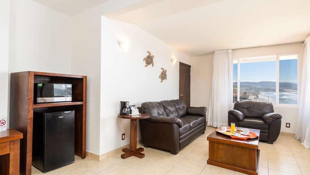 Ocean Front King With Balcony and AC photo 2