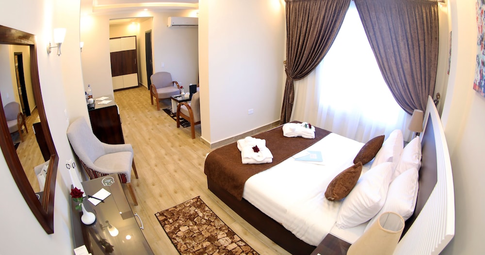 Deluxe Room, 1 Bedroom, Pool View