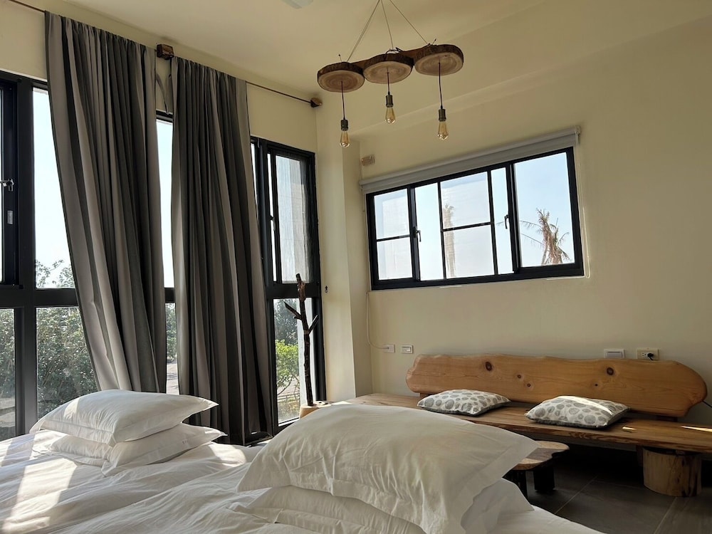 Sea View Squirrel Quad Room - Photo 14