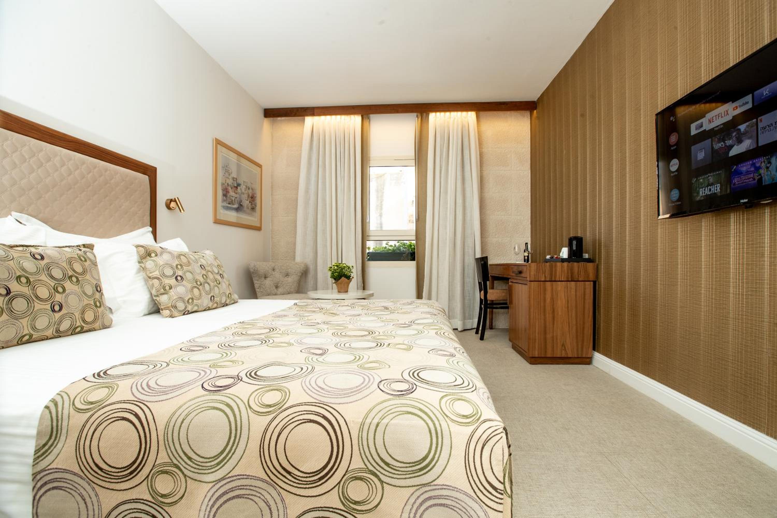 Standard Twin Room - Photo 10