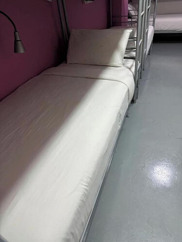 1 Person in 4-Bed Dormitory - Female photo 2