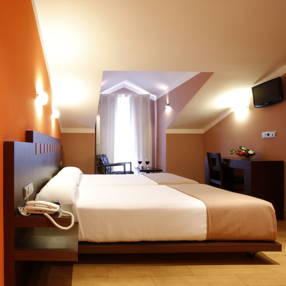 Standard Room photo 2